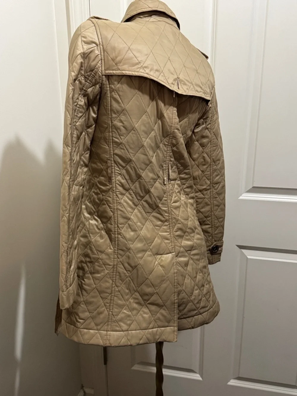 Burberry Quilted Double-Breasted Trench Coat in Beige - Picture 7 of 15